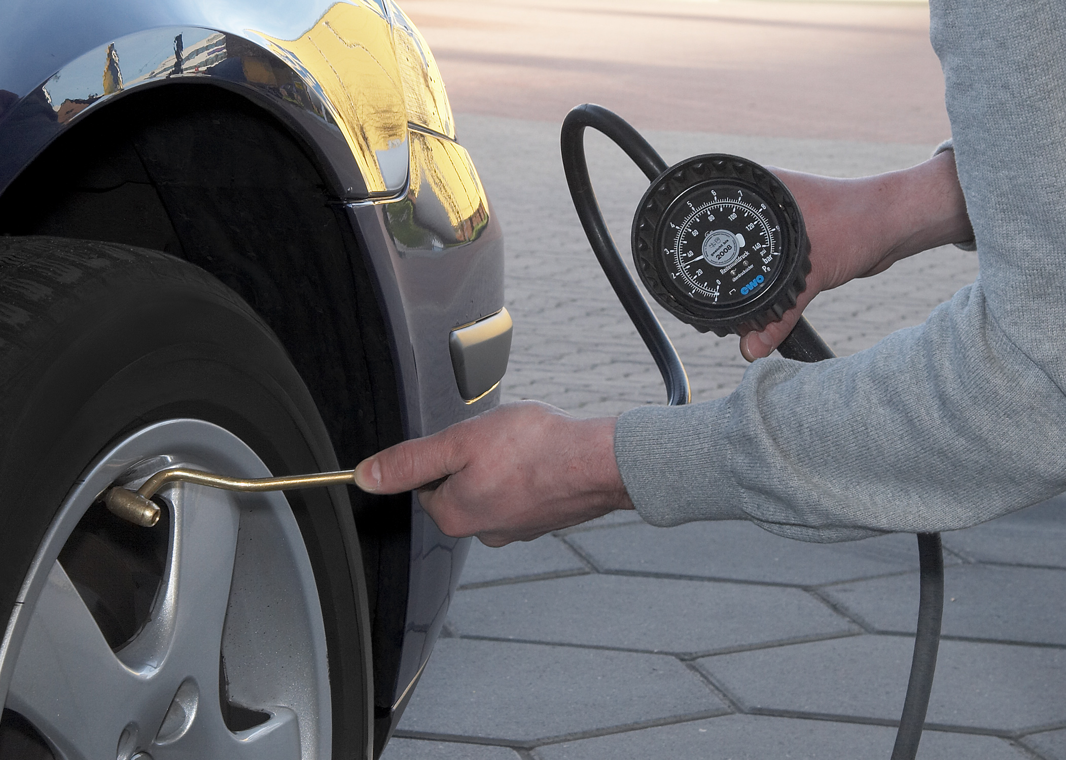 Basic Four-Wheel Inspection Service For Sedans