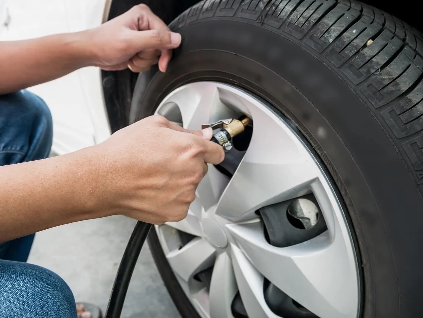 Four-Wheel Tire Pressure And Valve Stem Check