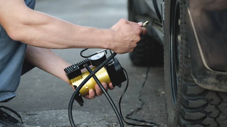 Full-Vehicle Tire Inspection Service For Family Sedans